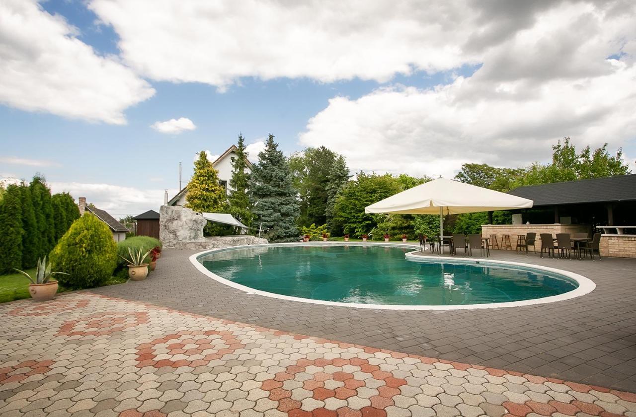 Forras Vendeghaz Villa Dunaegyhaza ภายนอก รูปภาพ
