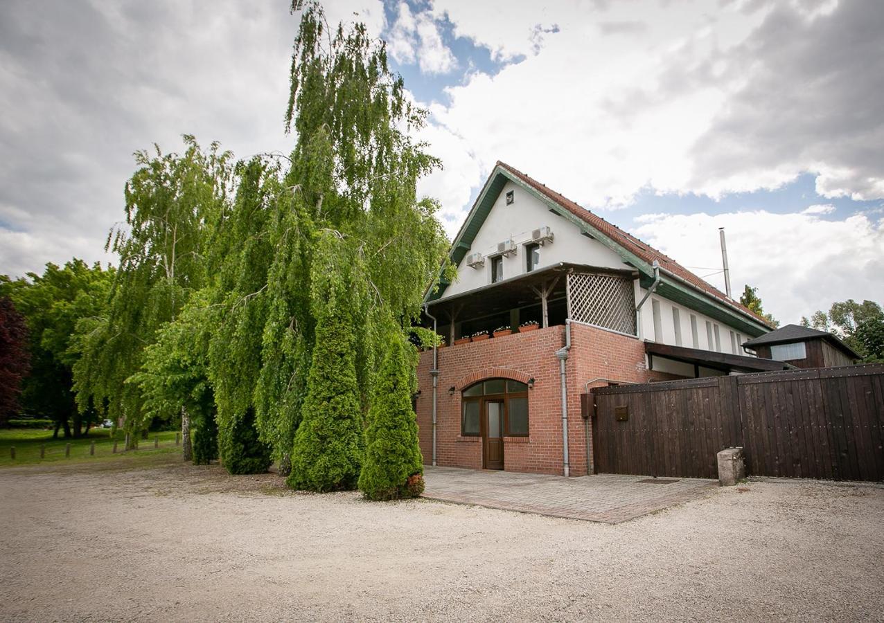 Forras Vendeghaz Villa Dunaegyhaza ภายนอก รูปภาพ